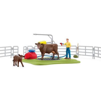 Schleich Farm World Happy Cow Wash with Cow Toys and Working Wash Area 16-Piece Set